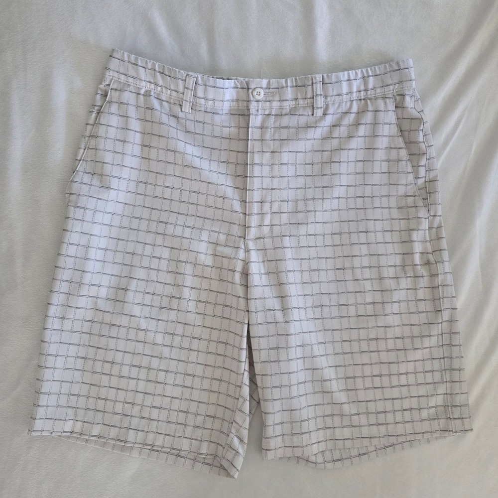 PGA TOUR Mens White Grey Grid Stretch Golf Shorts Size 34